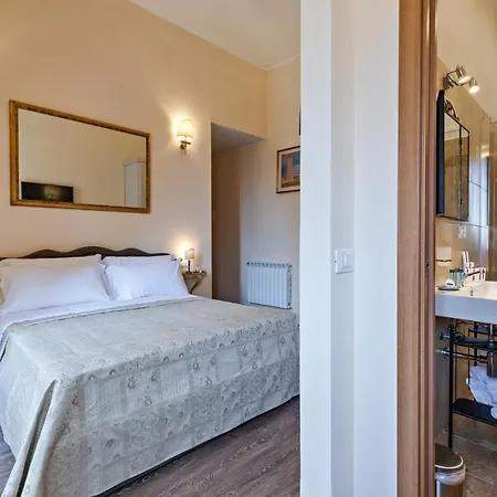 Vatican Domus Luxury Rooms-3
